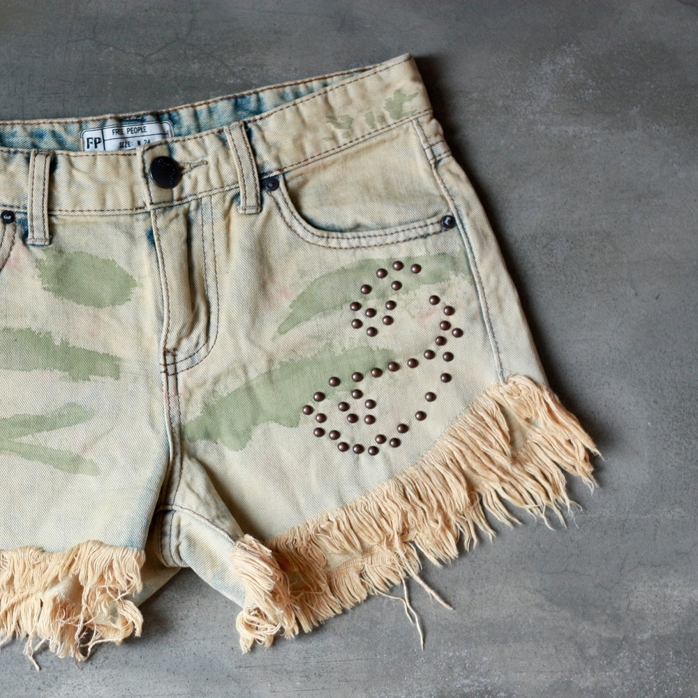free people, camo fringe studded shorts, size 24